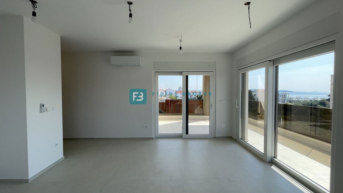 VODICE, novogradnja, 350 m od plaže, 2. nad., pogled na morje