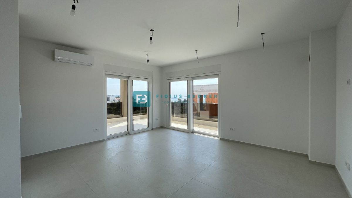 VODICE, novogradnja, 350 m od plaže, 2. nad., pogled na morje