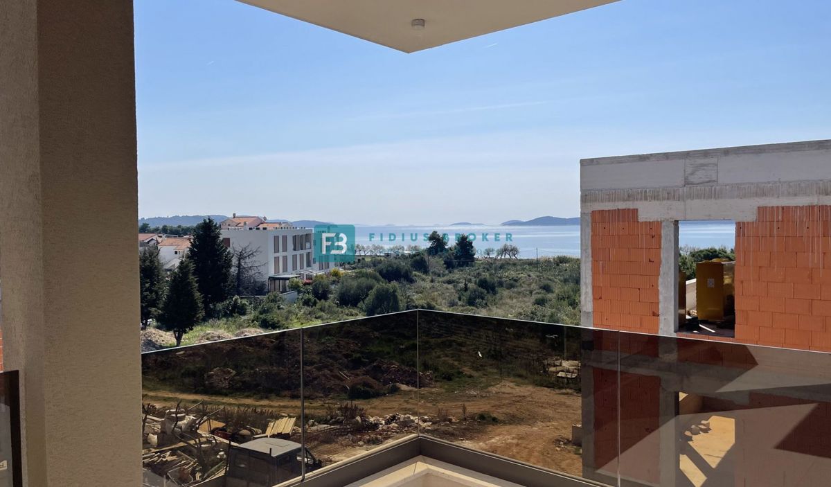 VODICE, novogradnja, 350 m od plaže, 2. nad., pogled na morje
