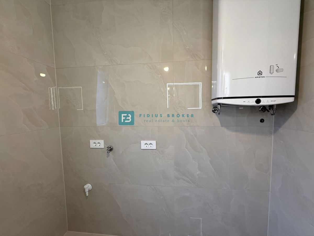 VODICE, novo, vseljivo, pritličje, vrt 128 m2, mirna lokacija