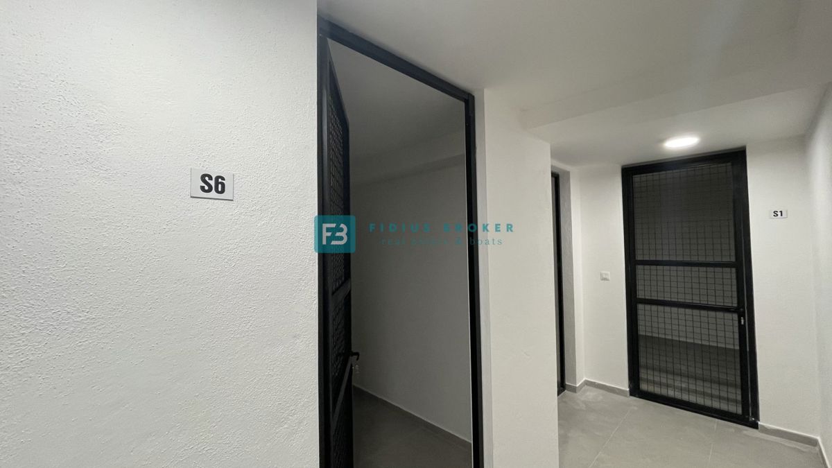 Vodice, novo, 2. nadstropje, vseljivo, panoramski pogled na morje, 2 shrambi