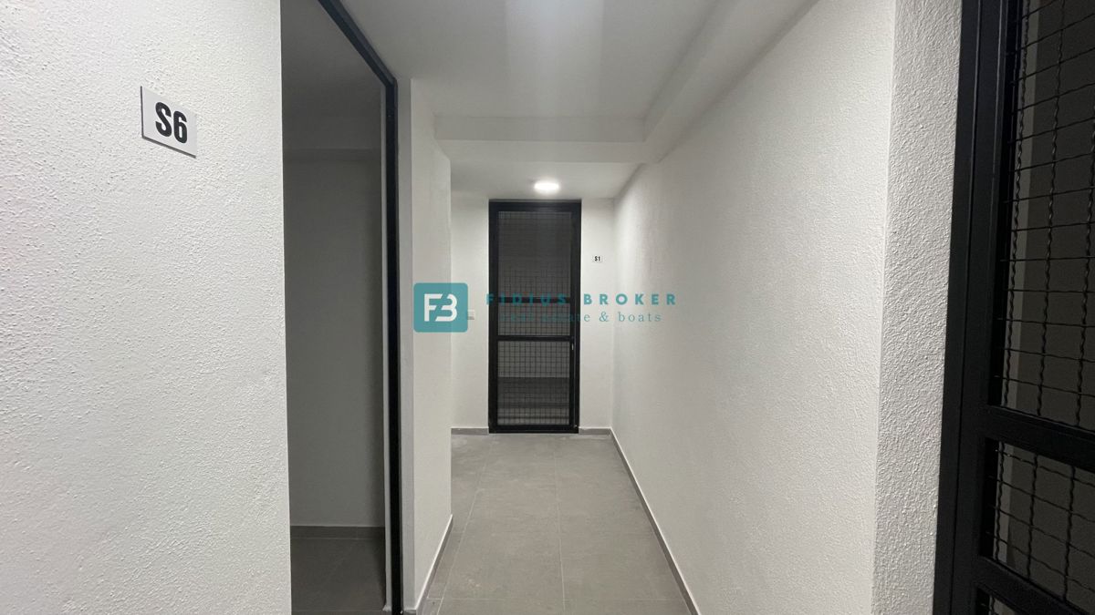 Vodice, novo, 2. nadstropje, vseljivo, panoramski pogled na morje, 2 shrambi