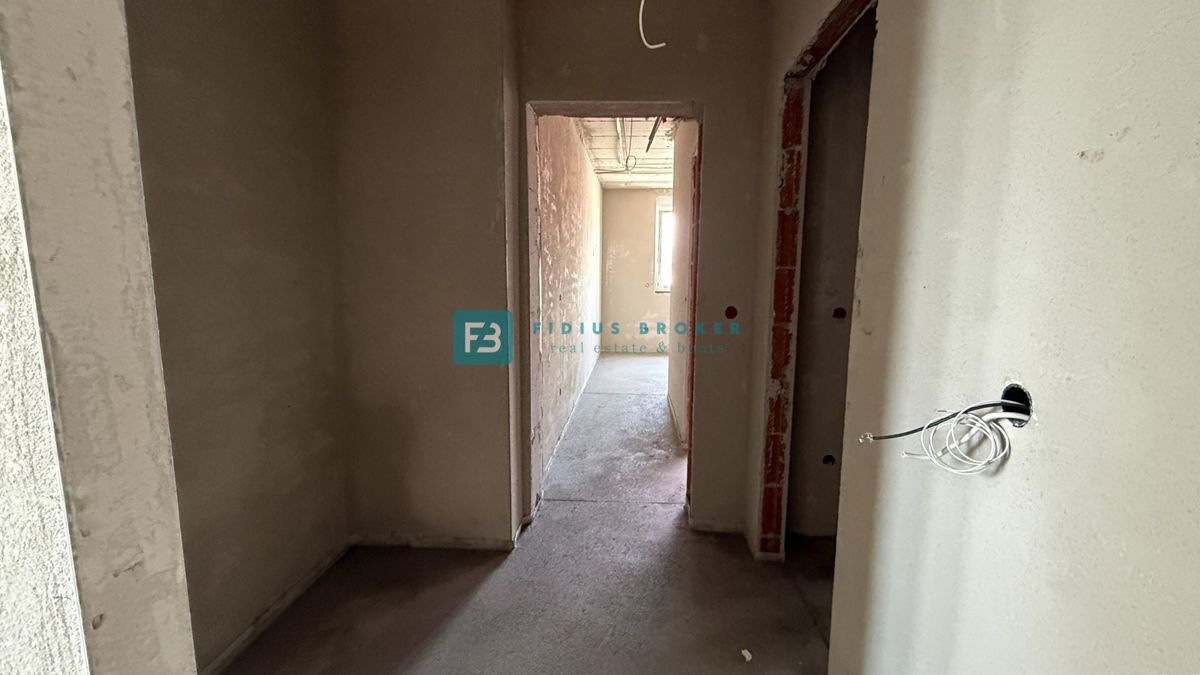 VODICE - SRIMA, novo, vrhunska lokacija, 80 m od morja, strešna terasa, panoramski razgled, 3 spalnice