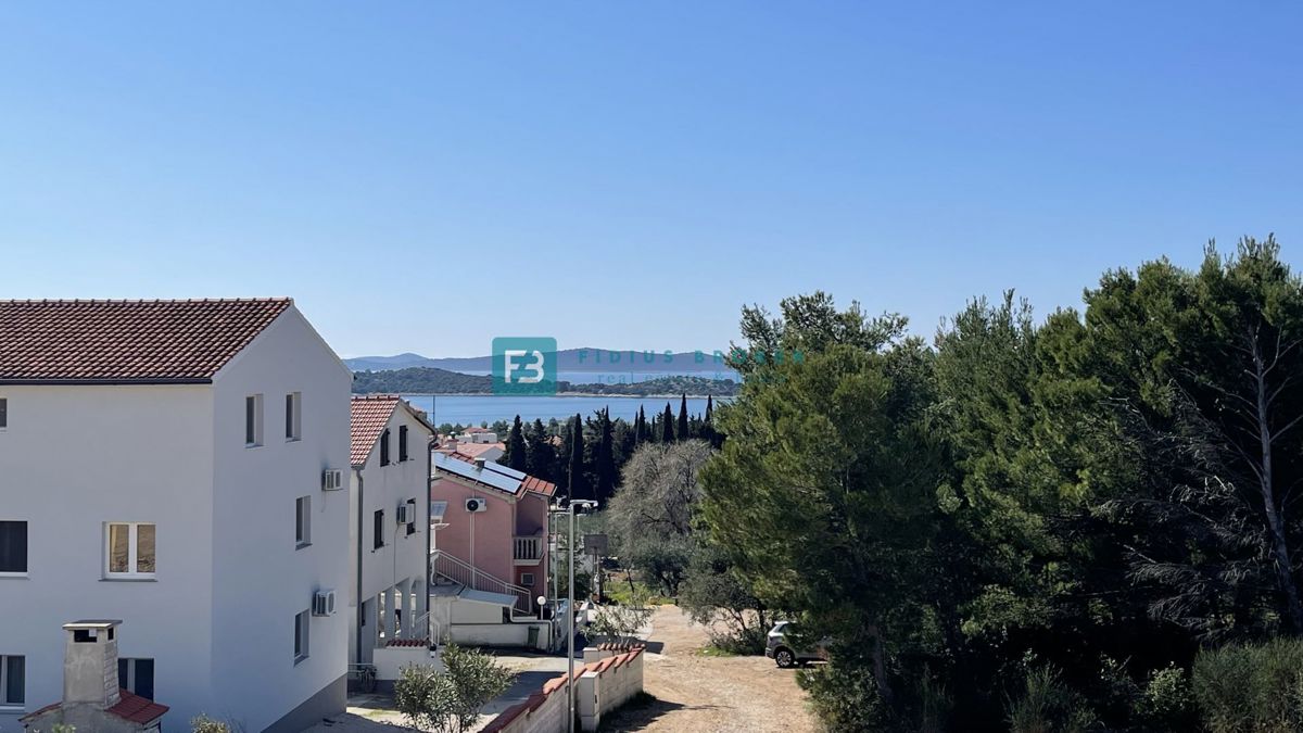 VODICE, novogradnja, pritličje, dvigalo, parkirišče, shramba