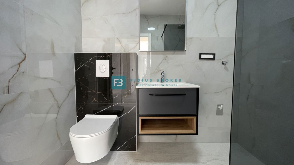 TRIBUNJ, nova, dvojček, panoramski pogled na morje, bazen