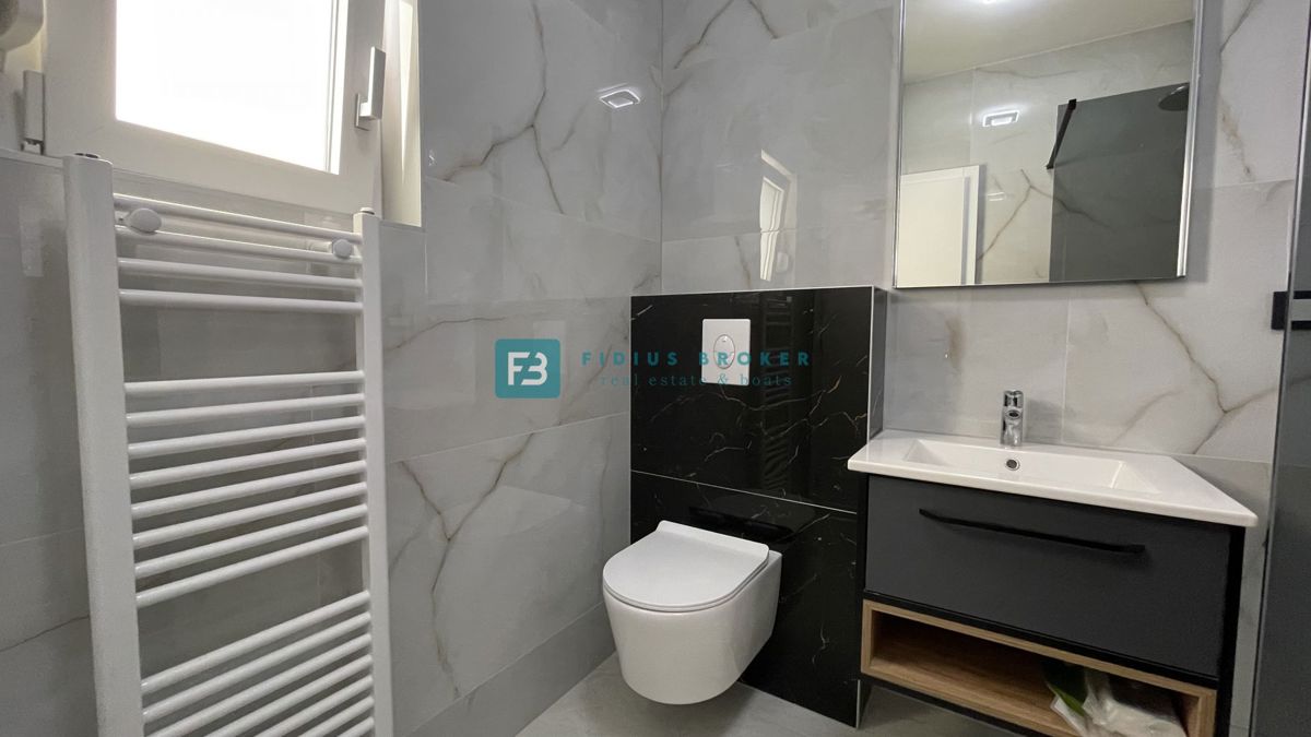 TRIBUNJ, nova, dvojček, panoramski pogled na morje, bazen