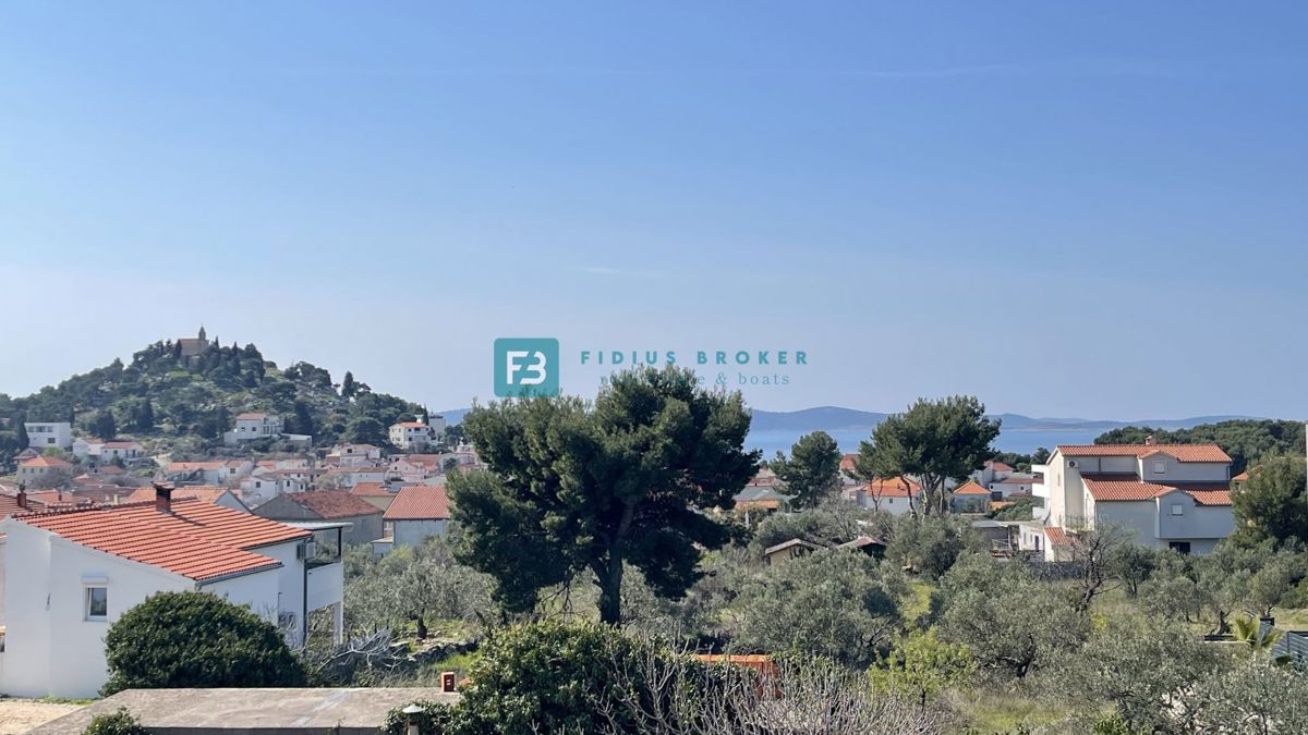 TRIBUNJ, nova, dvojček, panoramski pogled na morje, bazen