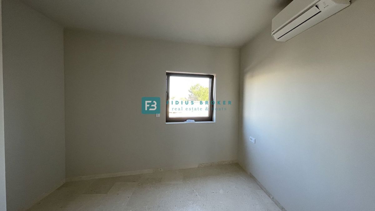 VODICE, novogradnja, pritličje, dvigalo, parkirišče, shramba