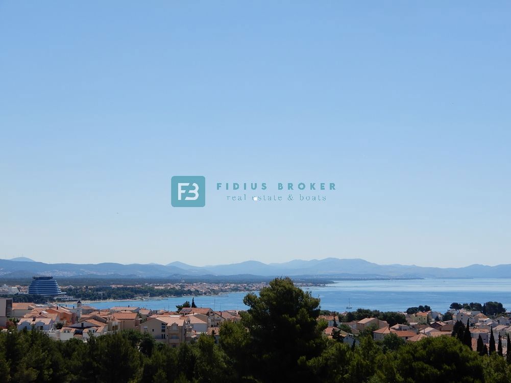 VODICE, nov projekt, tri vile z bazeni, wellness, panoramski razgled, 390,09m2