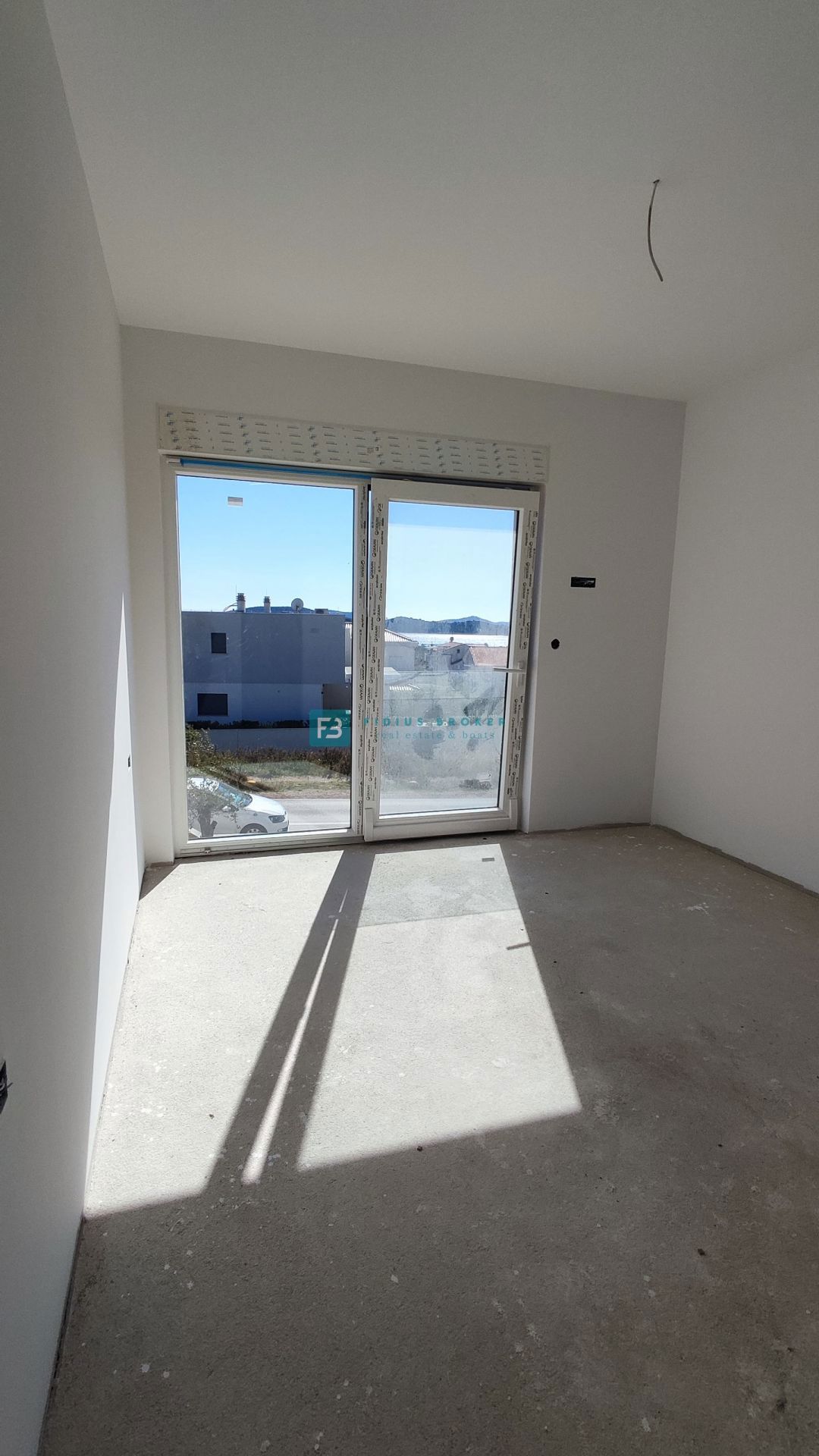 VODICE, nova, moderna hiša dvojček, panoramski pogled na morje, bazen, vrt