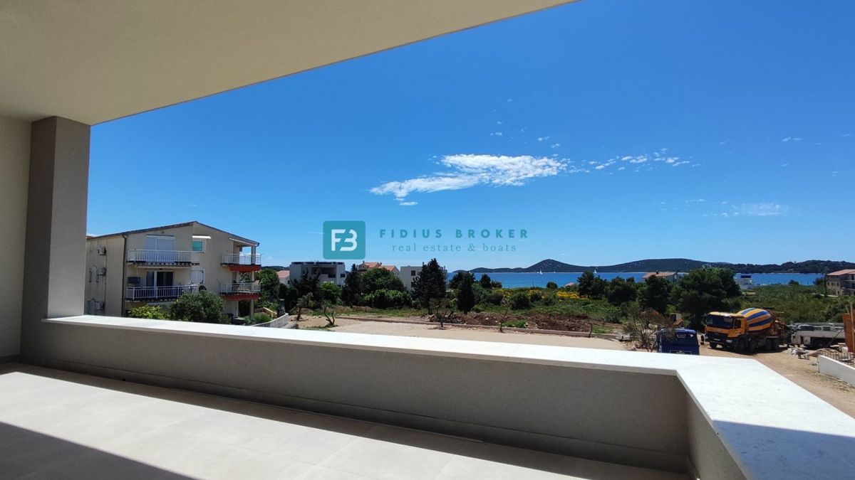 VODICE, novogradnja, 300 m od plaže, pogled na morje, 3 ss