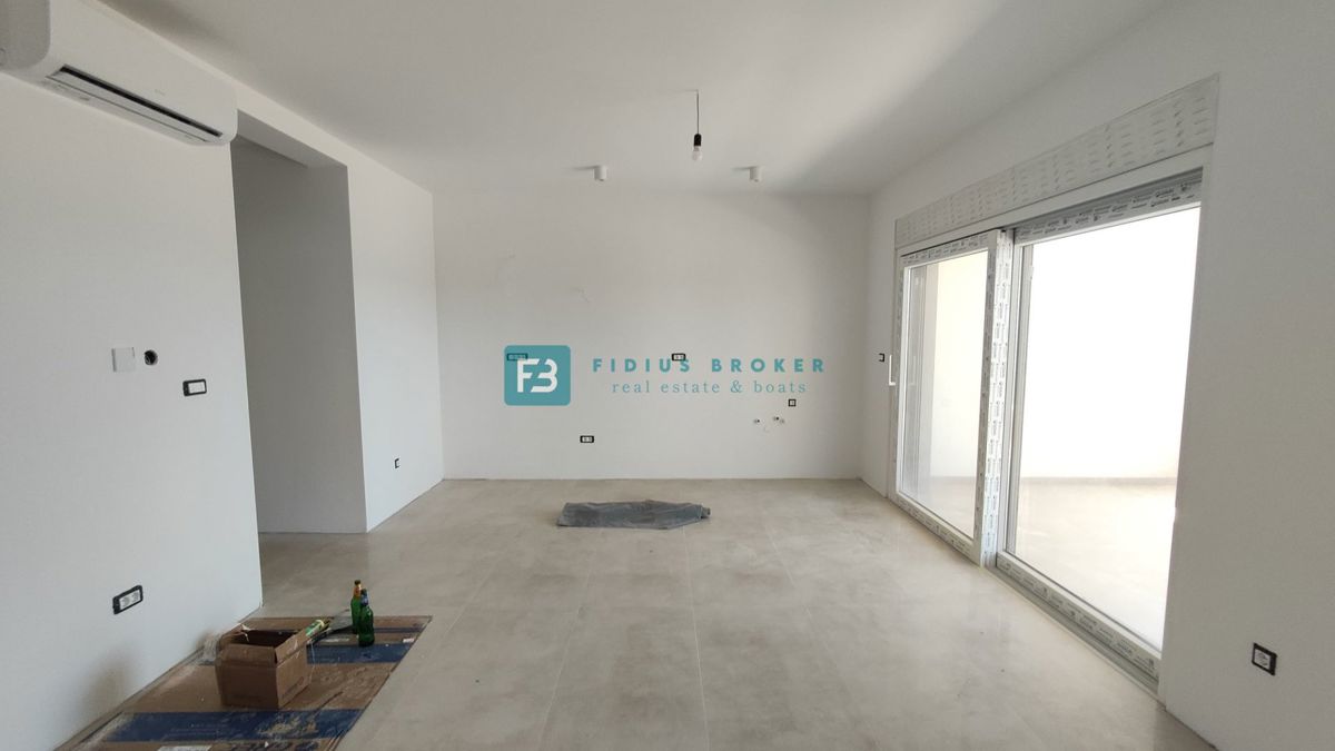 VODICE, novogradnja, 300 m od plaže, pogled na morje, 3 ss