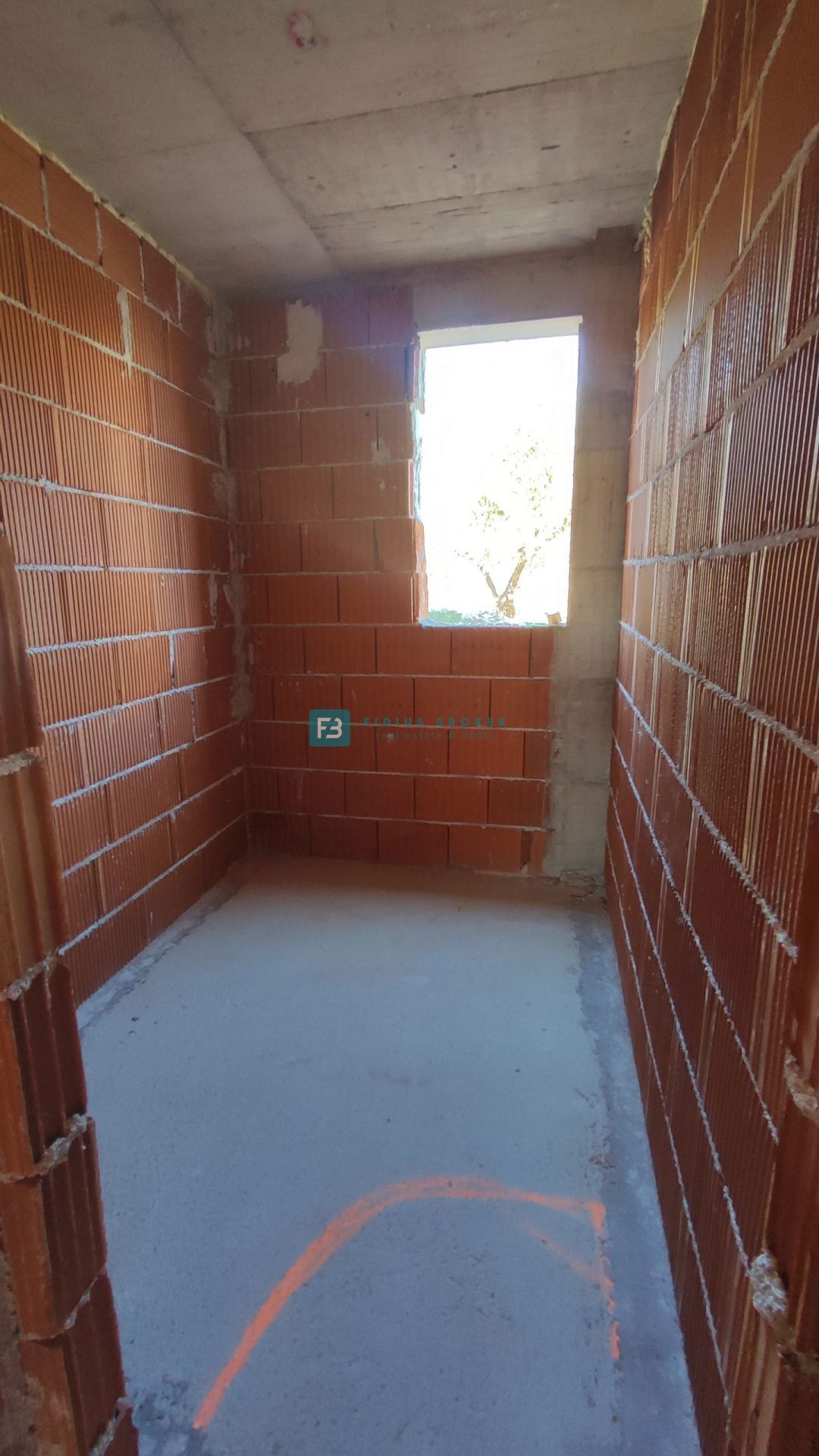 VODICE, novogradnja, pritličje, vrt 133 m2, mirna lokacija