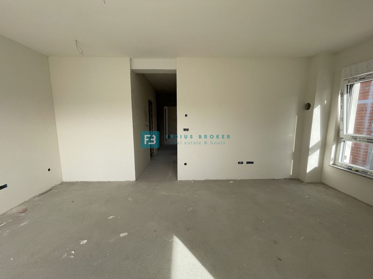 SRIMA, novogradnja, top lokacija, 300 m od morja, 3sob