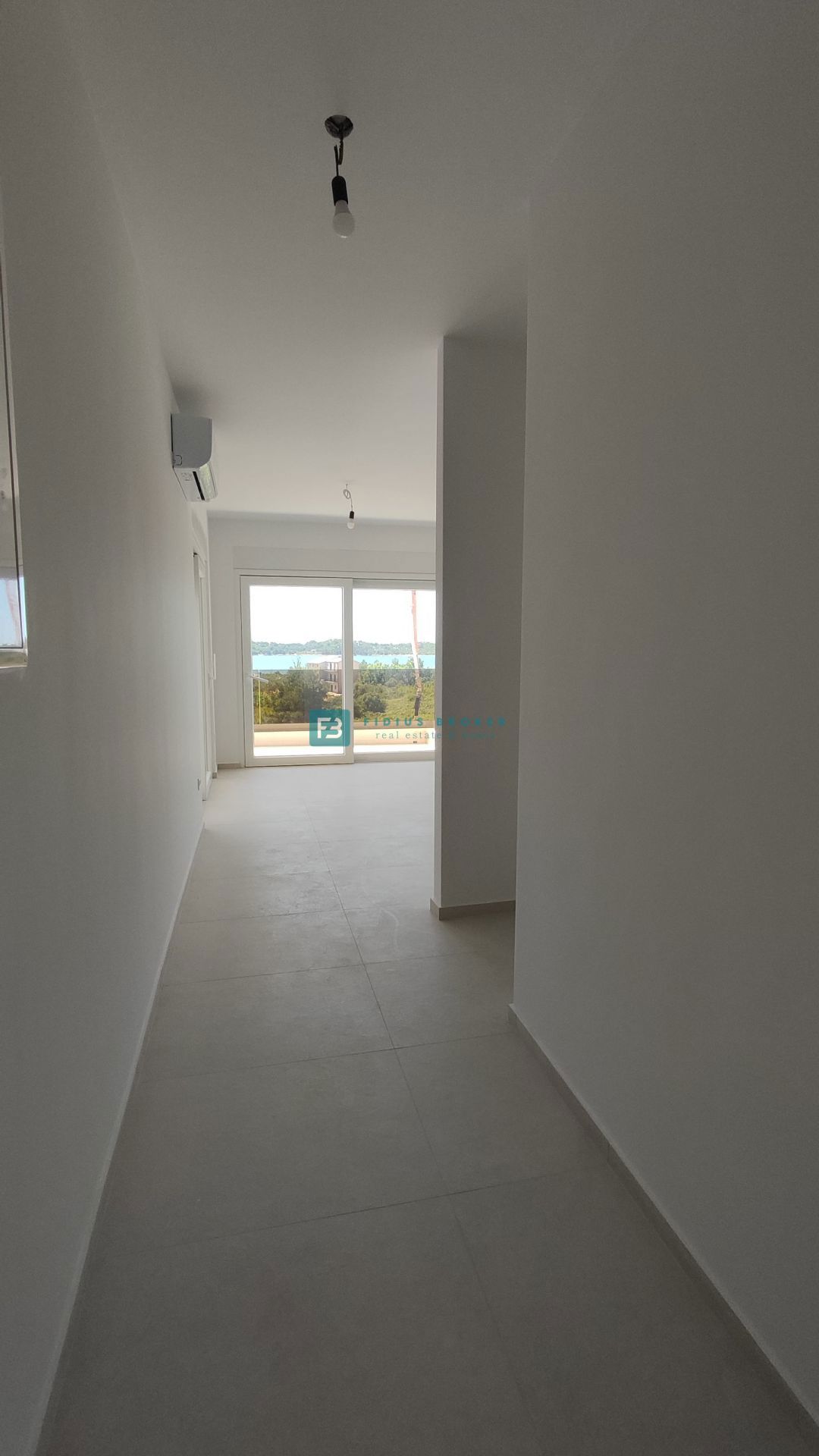 VODICE, novogradnja, 350 m od plaže, 2. nad., pogled na morje