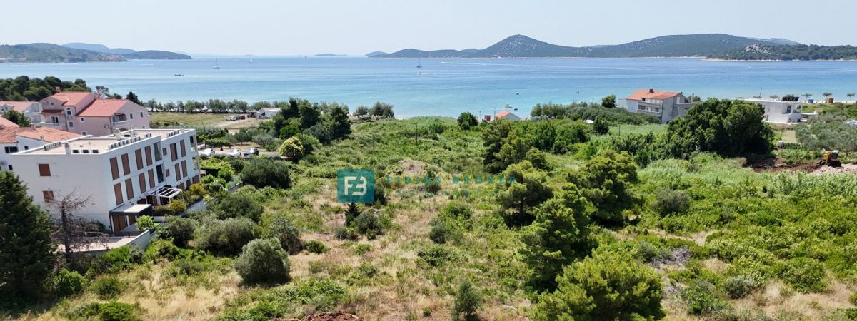 VODICE, novogradnja, 350 m od plaže, 2. nad., pogled na morje