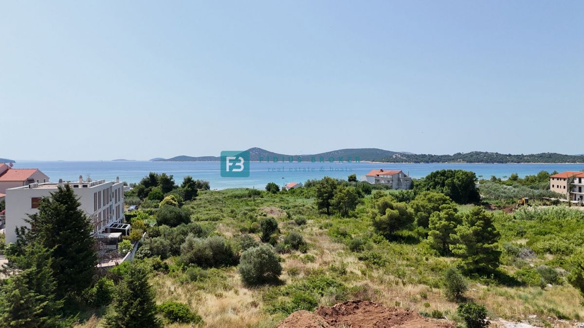 VODICE, novogradnja, 300 m od plaže, 1. nadstropje, pogled na morje