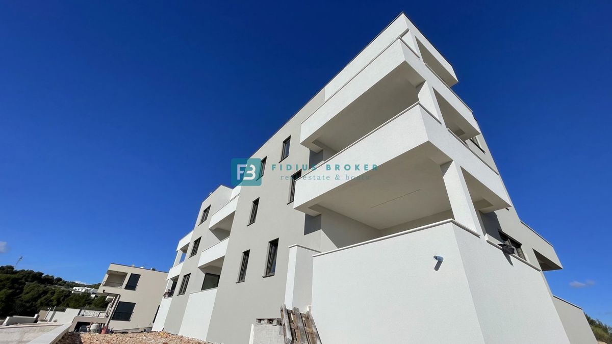 VODICE, novogradnja, 2. nad., pogled na morje, 3s, dvigalo, shramba