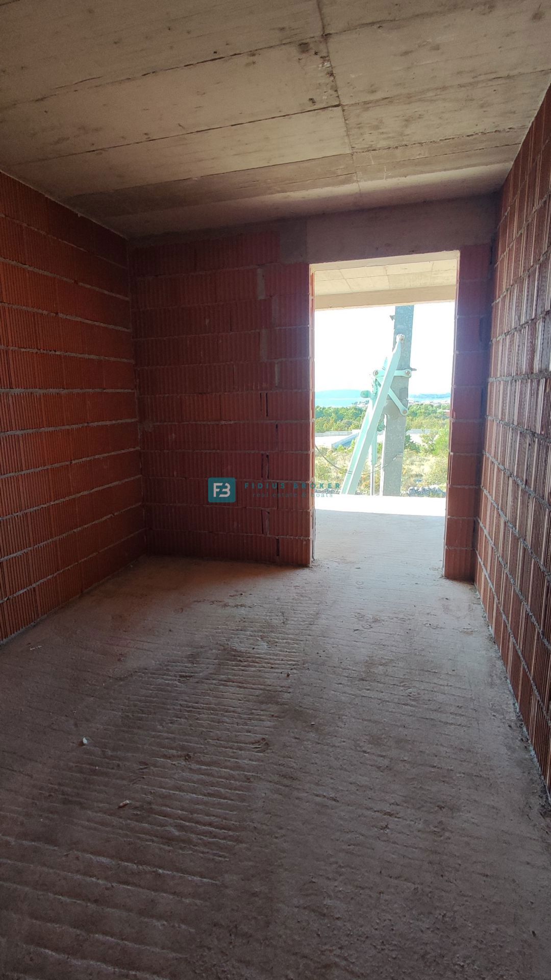 VODICE, novogradnja, 1. nadstropje, pogled na morje, 2 spalnici