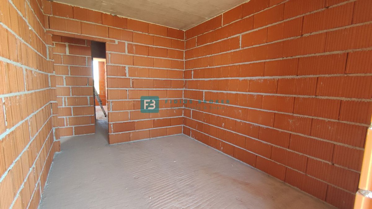 VODICE, novogradnja, 1. nadstropje, pogled na morje, 2 spalnici