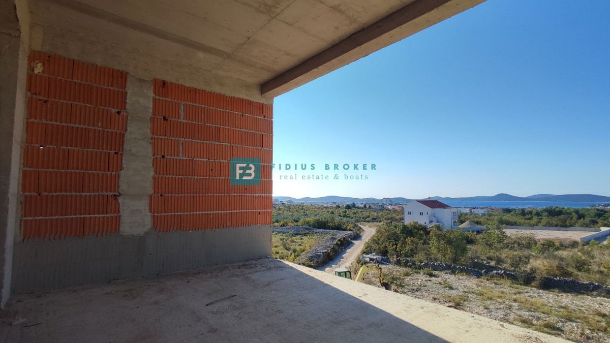 VODICE, novogradnja, 1. nadstropje, pogled na morje, 2 spalnici