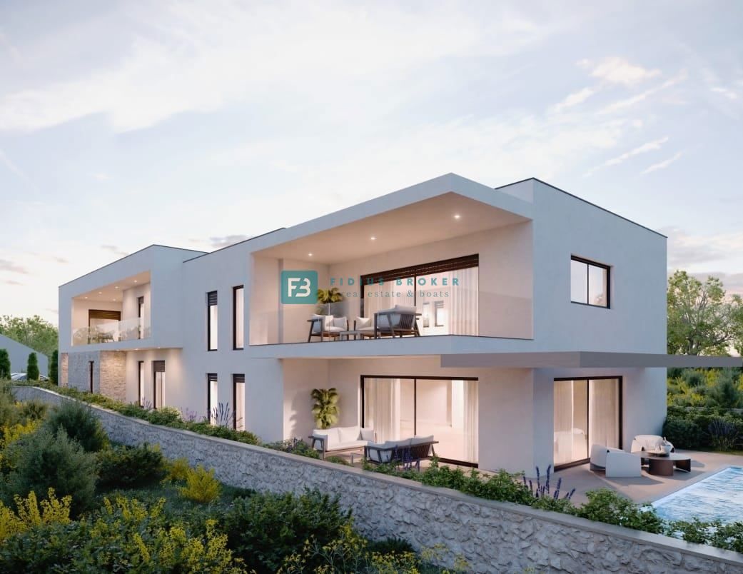 VODICE, novo, pritličje, bazen, vrt 204 m2, 3 spalnice, shramba