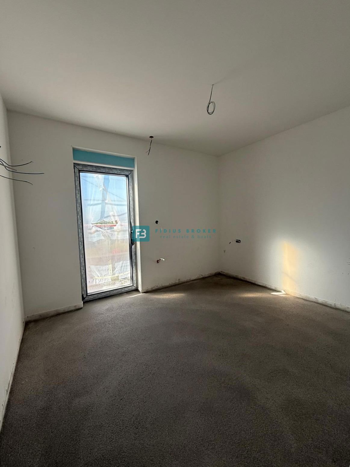 VODICE, novo, pritličje, bazen, vrt 204 m2, 3 spalnice, shramba