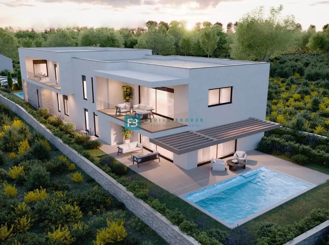 VODICE, novo, pritličje, bazen, vrt 204 m2, 3 spalnice, shramba