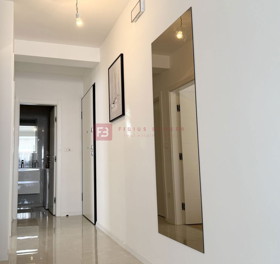 VODICE, novo, moderno opremljeno stanovanje, 1. nadstropje, blizu centra, 2 spalnici