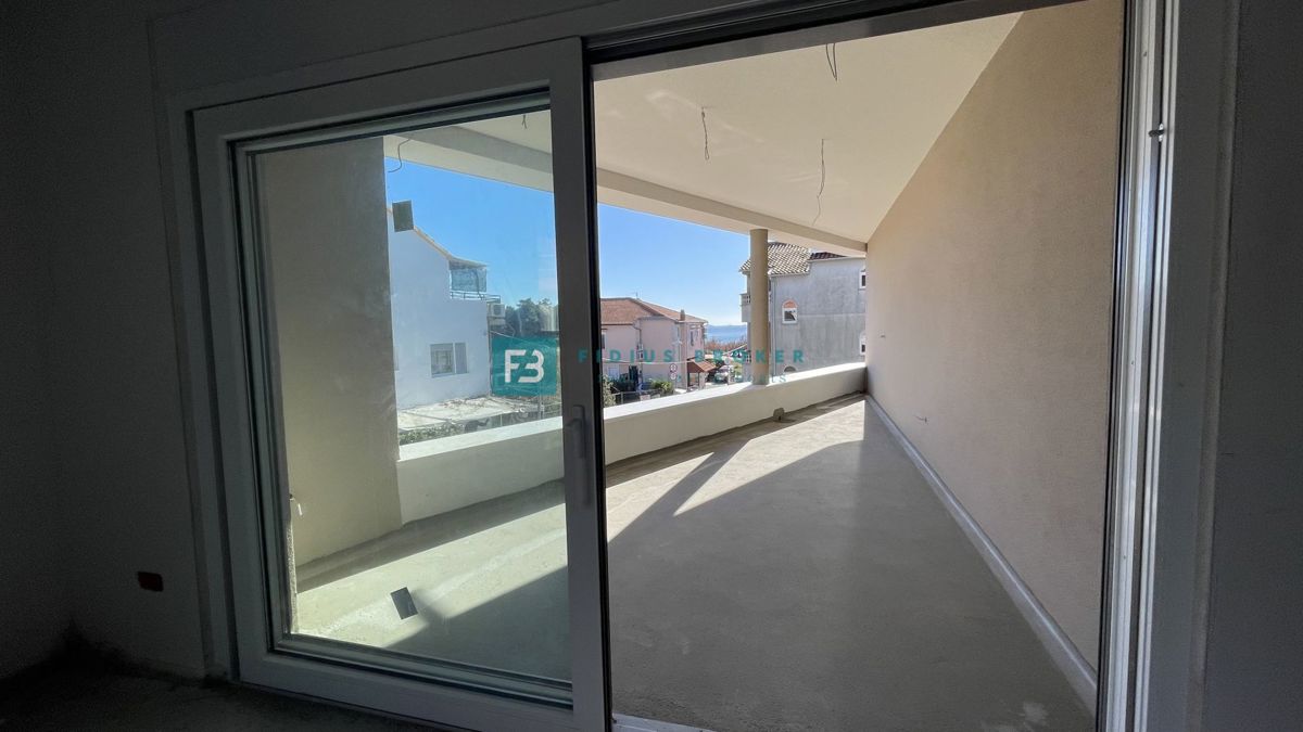 VODICE, novo, luksuzno stanovanje, vrhunska lokacija, 50 m do plaže, 1. nadstropje, terasa, dvigalo