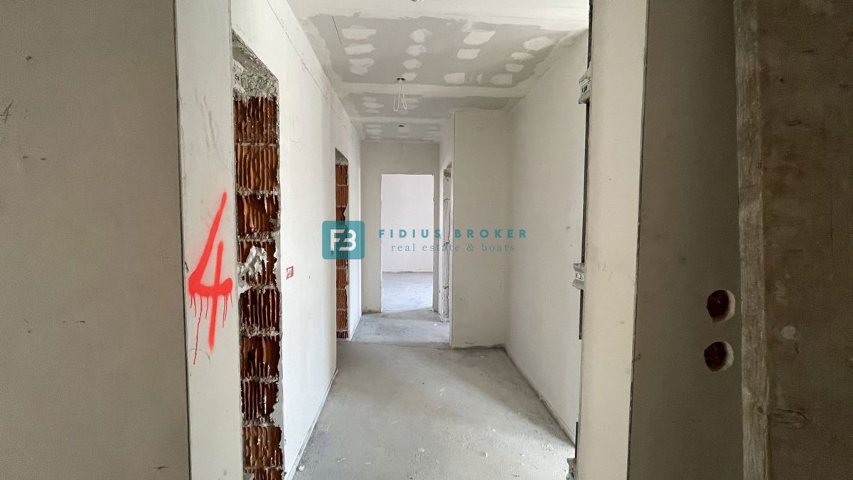 VODICE, novo, luksuzno stanovanje, vrhunska lokacija, 50 m do plaže, 1. nadstropje, terasa, dvigalo