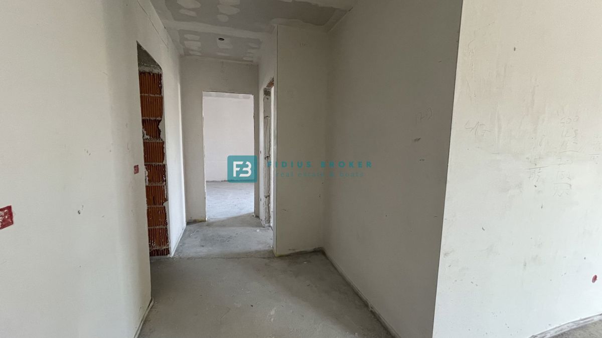 VODICE, novo, luksuzno stanovanje, vrhunska lokacija, 50 m do plaže, 1. nadstropje, terasa, dvigalo