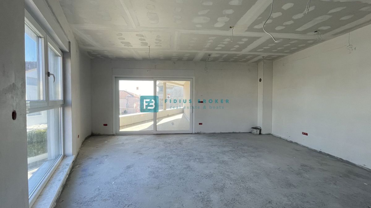 VODICE, novo, luksuzno stanovanje, vrhunska lokacija, 50 m do plaže, 1. nadstropje, terasa, dvigalo