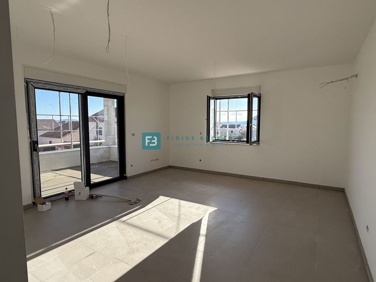 VODICE, novogradnja, moderno stanovanje, terasa, pogled na morje