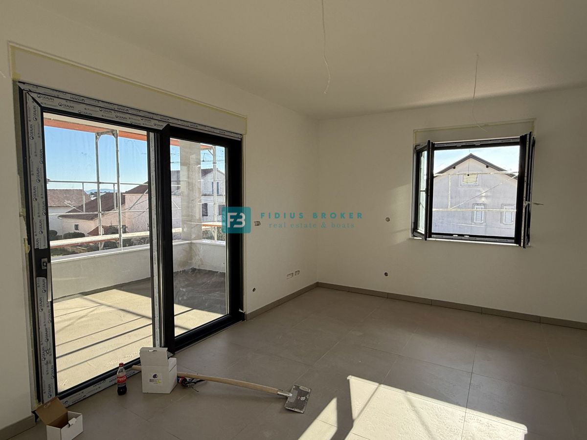 VODICE, novogradnja, moderno stanovanje, terasa, pogled na morje