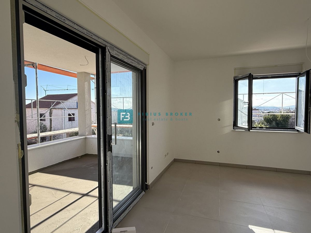 VODICE, novogradnja, moderno stanovanje, terasa, pogled na morje