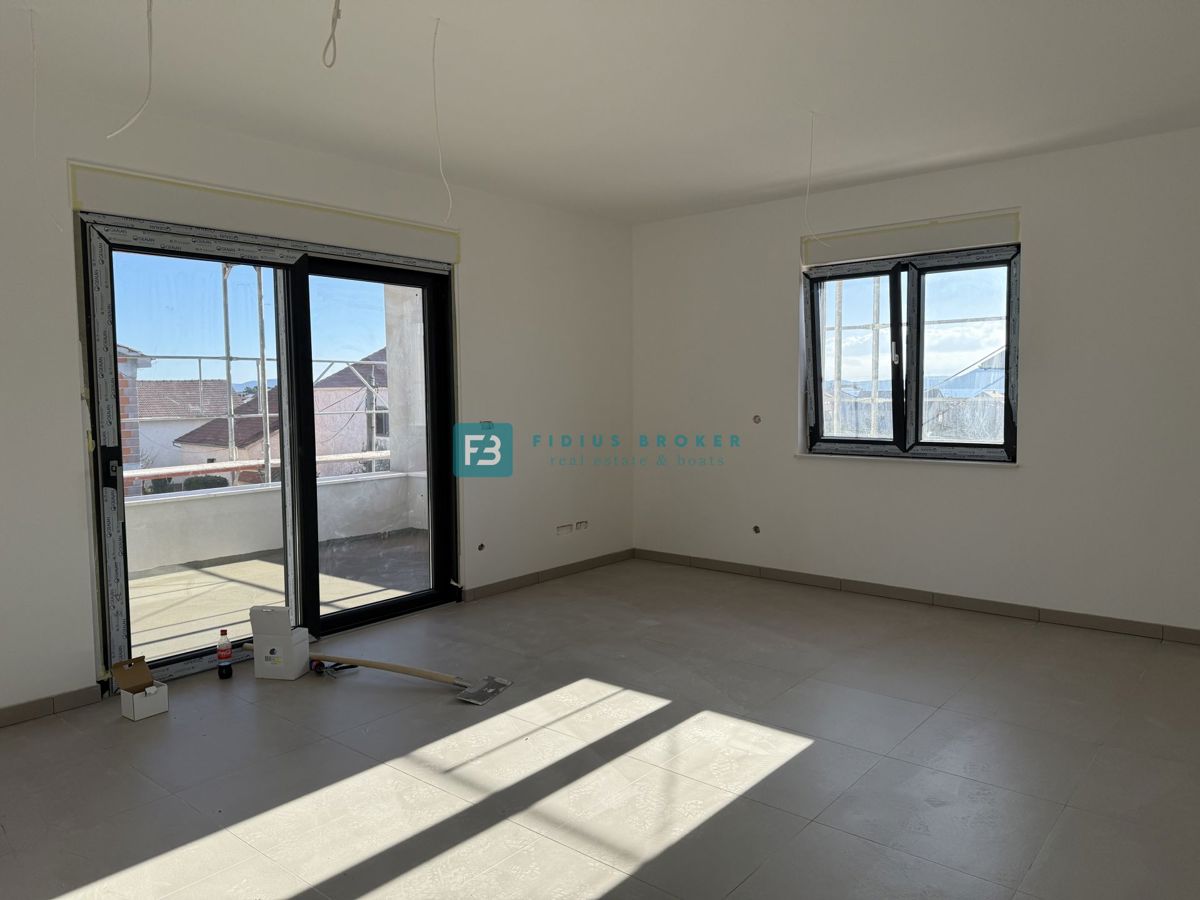 VODICE, novogradnja, moderno stanovanje, terasa, pogled na morje