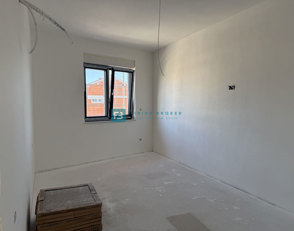 VODICE, novogradnja, moderno stanovanje, terasa, pogled na morje