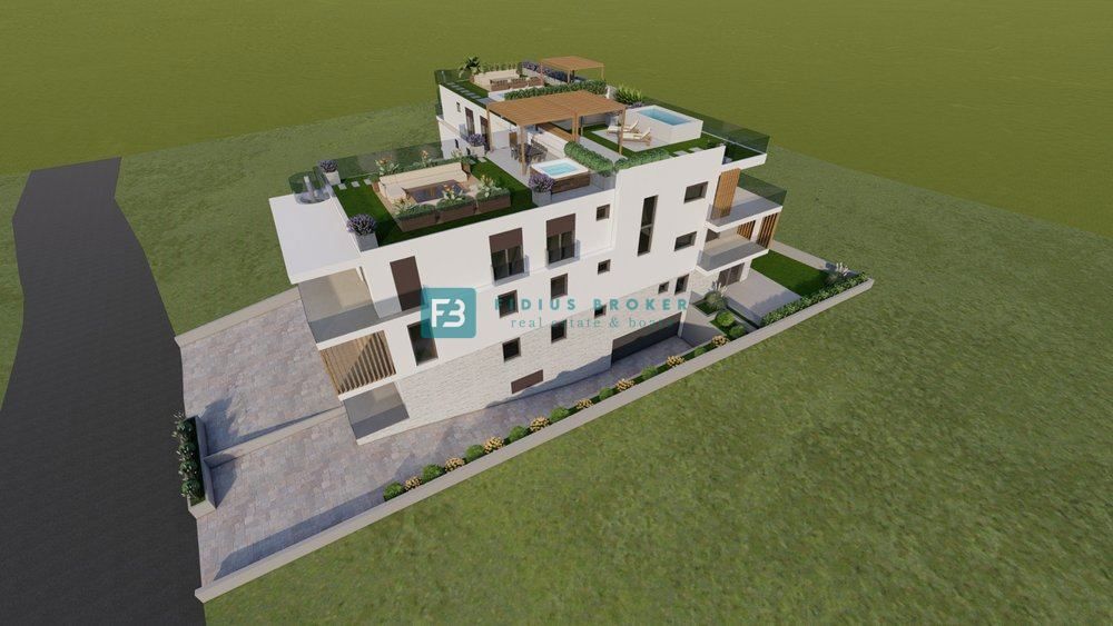 VODICE, novogradnja, vrhunska lokacija, 100 m do morja, vrt, A1