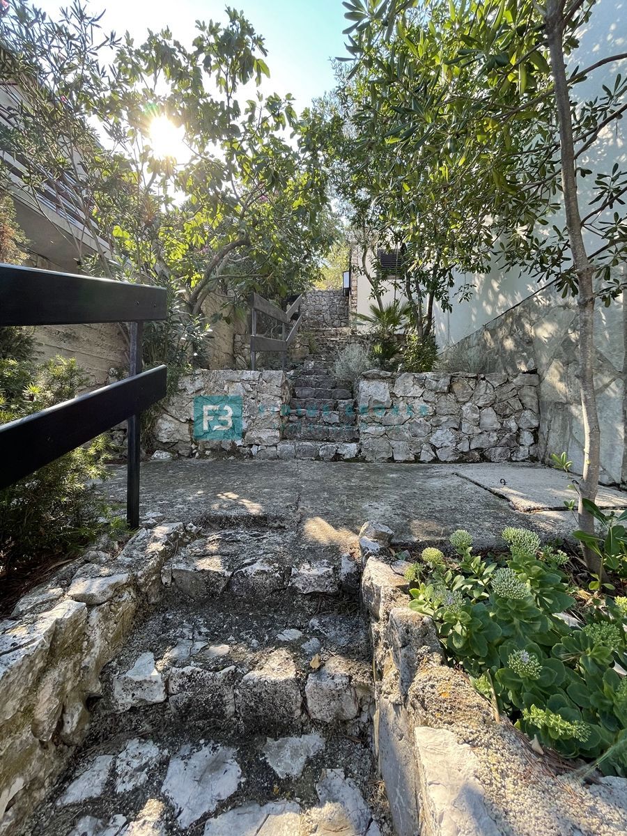 TISNO, čudovita samostojna hiša, 60 m od plaže, odprt pogled na morje