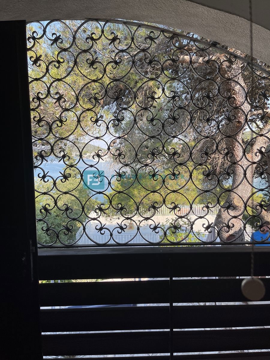 TISNO, čudovita samostojna hiša, 60 m od plaže, odprt pogled na morje