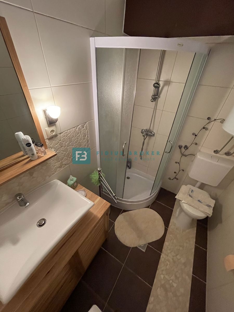 TISNO, čudovita samostojna hiša, 60 m od plaže, odprt pogled na morje