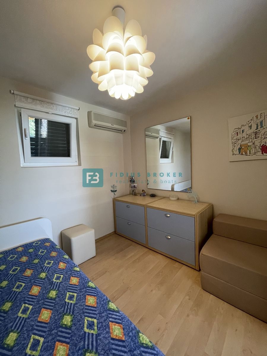 TISNO, čudovita samostojna hiša, 60 m od plaže, odprt pogled na morje