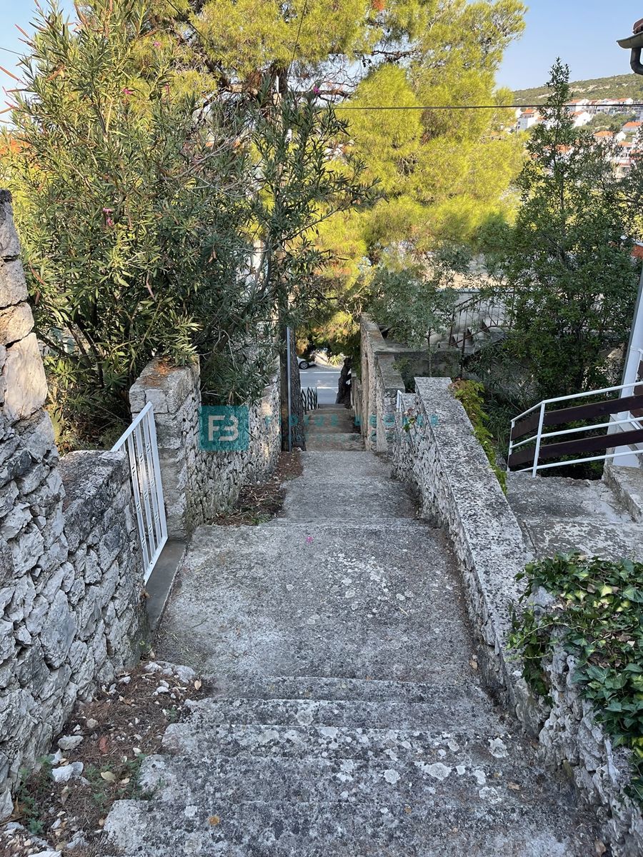 TISNO, čudovita samostojna hiša, 60 m od plaže, odprt pogled na morje