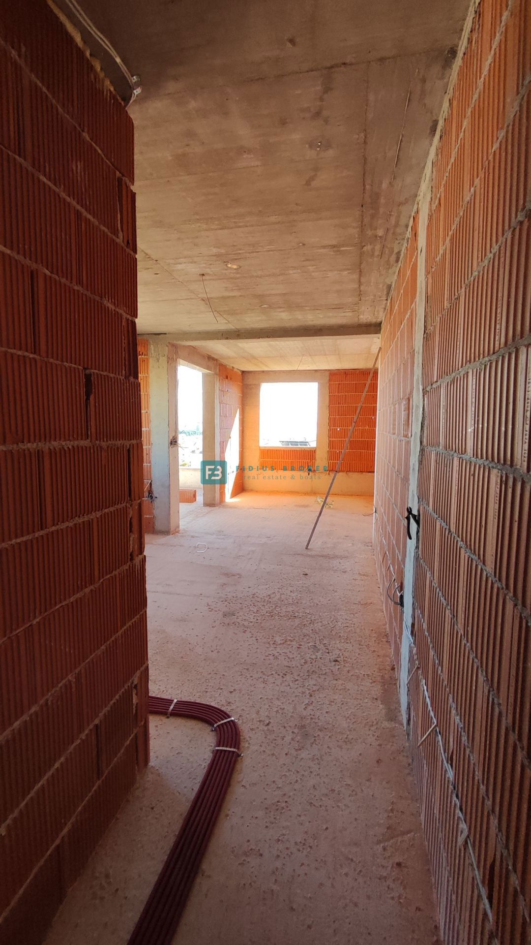 VODICE, novogradnja, 2. nadstropje, pogled na morje, terasa, shramba