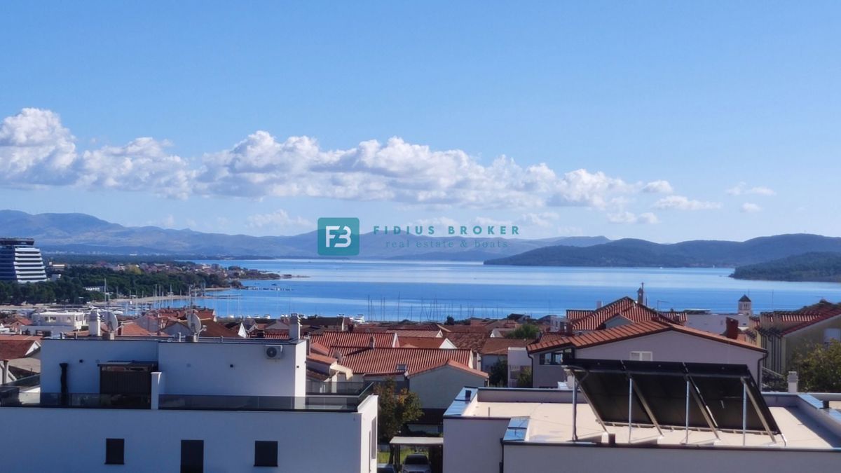 VODICE, novogradnja, 2. nadstropje, pogled na morje, terasa, shramba