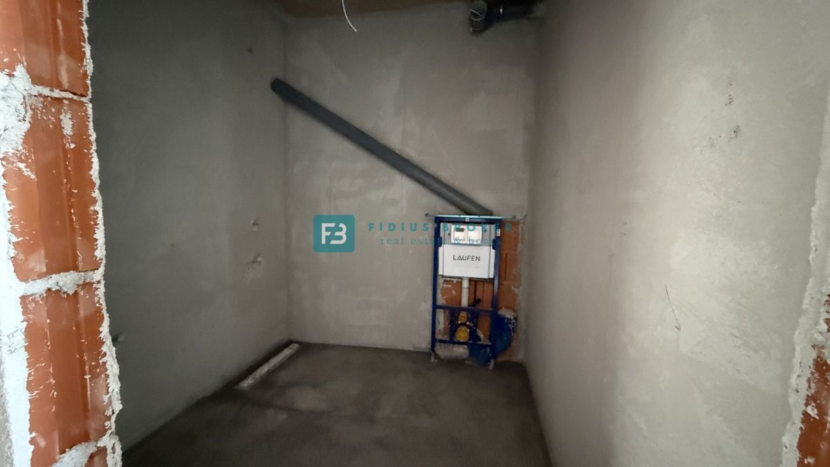 VODICE - SRIMA, novo, vrhunska lokacija, 80 m od morja, strešna terasa, panoramski razgled