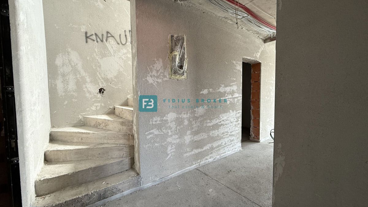 VODICE - SRIMA, novo, vrhunska lokacija, 80 m od morja, strešna terasa, panoramski razgled