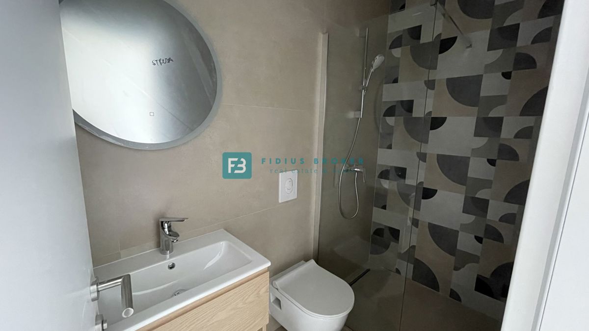 VODICE, novogradnja, 1. nadstropje, moderno stanovanje, 650 m do plaže