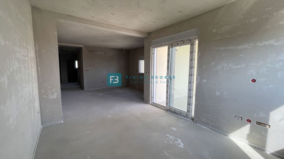 VODICE, novogradnja, 1. nadstropje, 2 spalnici, terasa, shramba